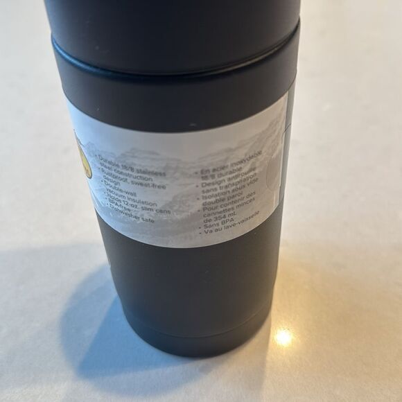 Bass pro shops  12 oz slim can cooler new with tags, great gift with 6 pack. - Picture 4 of 7